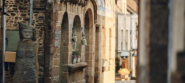 Charming house in the heart of the village in Bazouges-la-Pérouse