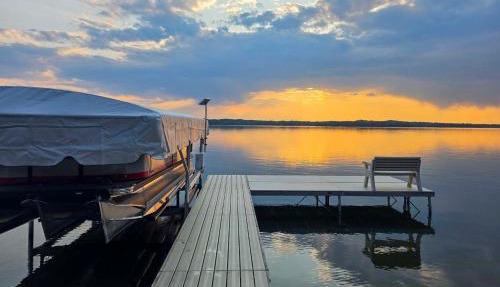 Hackensack Waterfront Retreat on Tenmile Lake in Hackensack