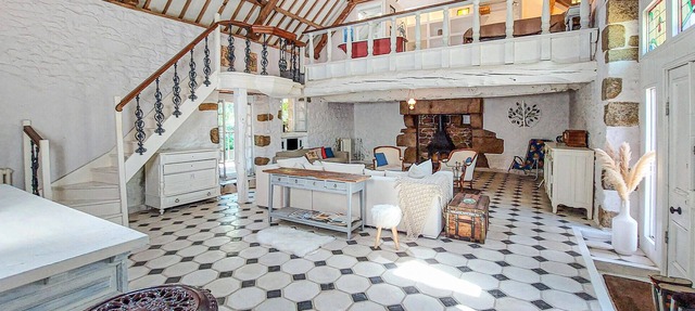 Spend your vacation in this inviting vacation home in a wonderful location. in Bazouges-la-Pérouse